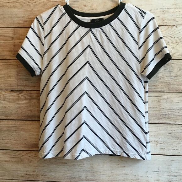 J CREW‎ SLANT STRIPED TOP IN BLACK AND WHITE - Picture 1 of 5